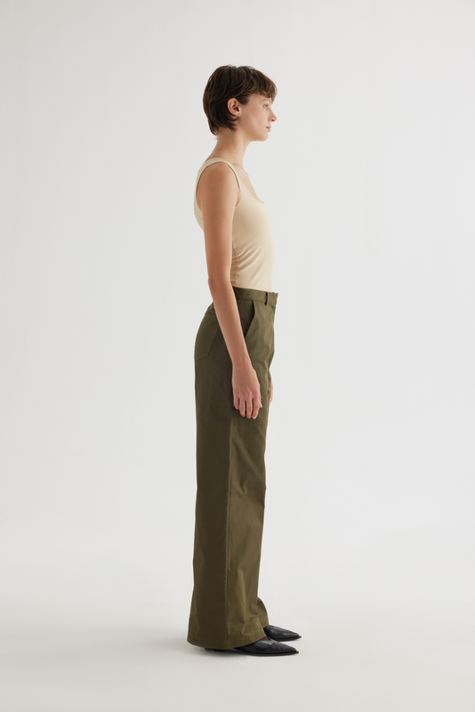 RELAXED ELEGANCE WIDE-LEG TROUSERS