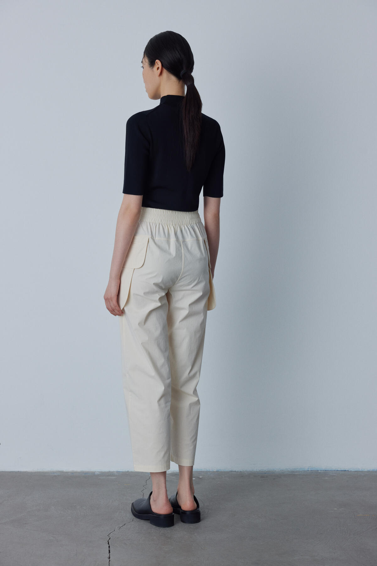 EXTERNAL POCKET PAPER TOUCH TROUSERS