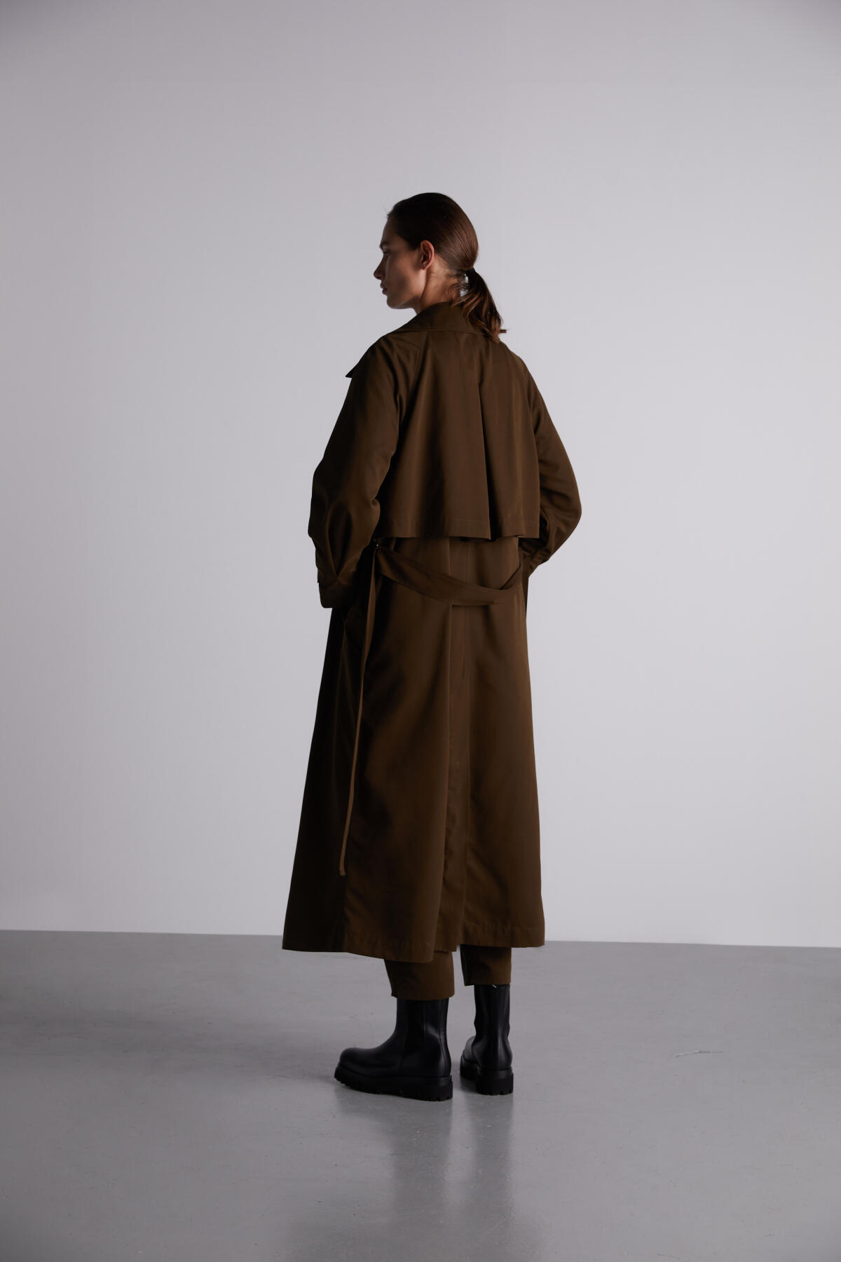 
LONG TRENCH COAT WITH DOUBLE CLOSING BUTTONS 